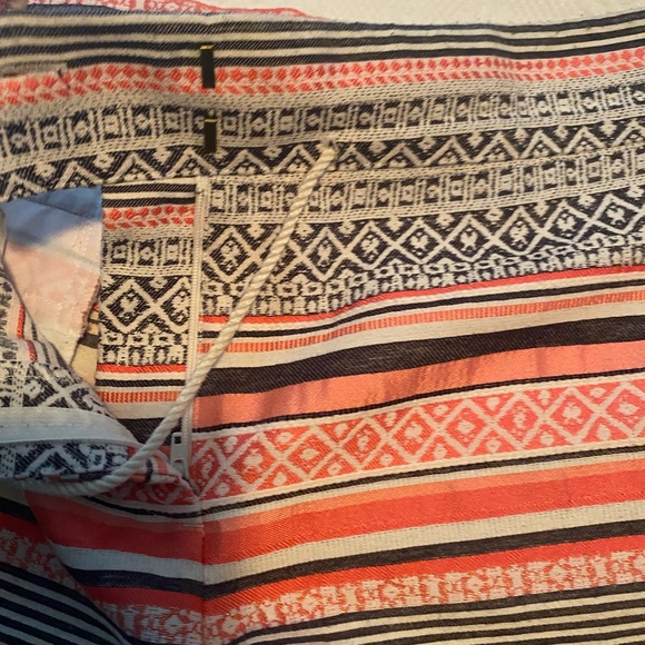 LOFT Geometric Print Shorts in Coral and Navy - Picture 13 of 15